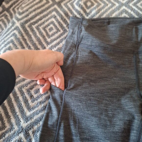 Lululemon Speed Up Tight  Full‑On Luxtreme 28″ Sz 8 - Picture 6 of 9